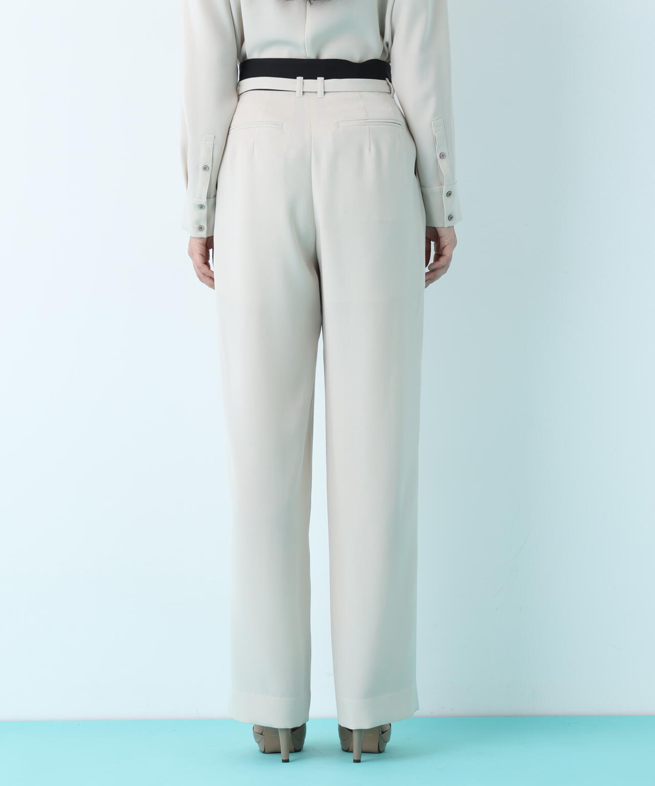 ダブルサテンタックワイドパンツ