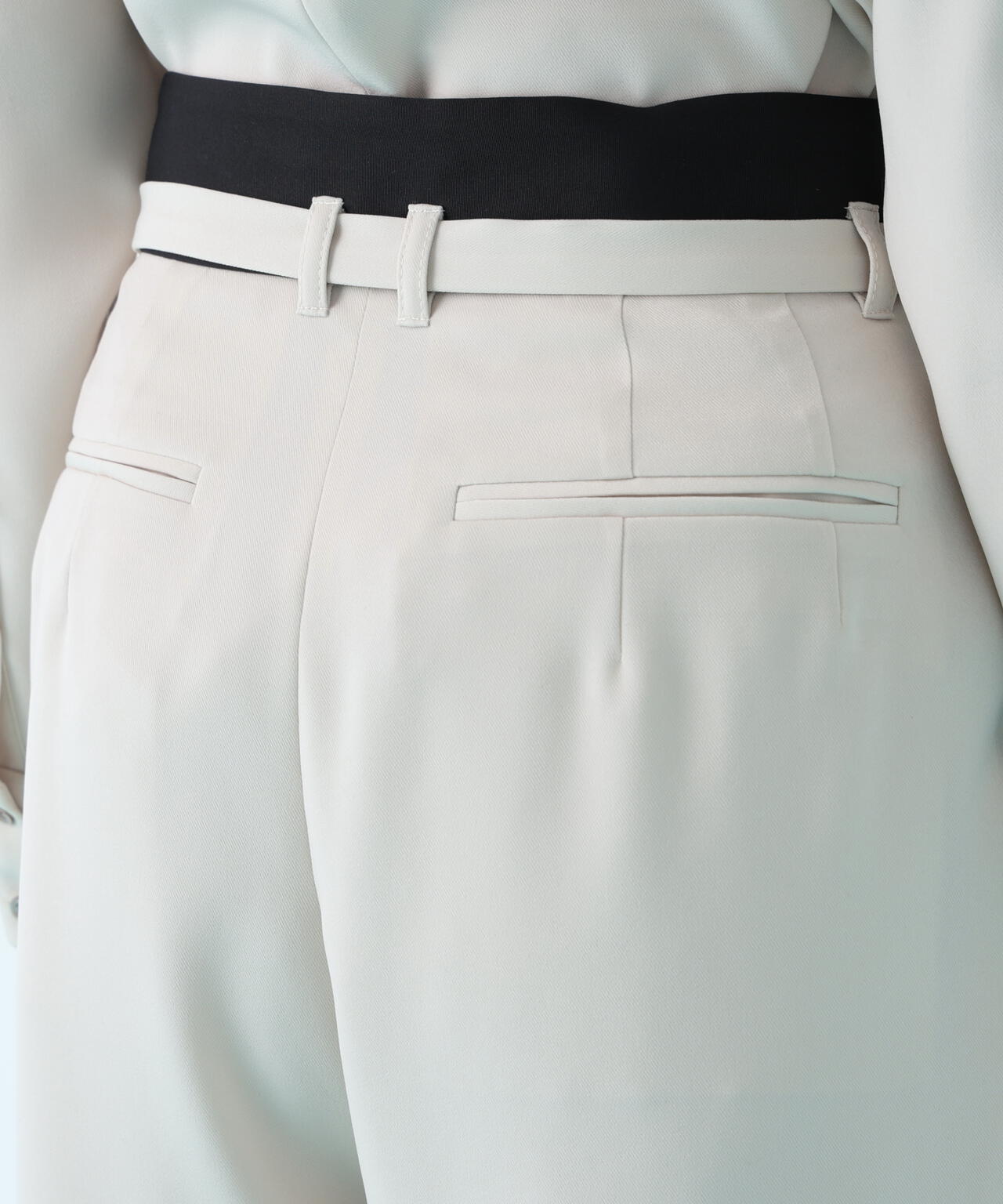 ダブルサテンタックワイドパンツ