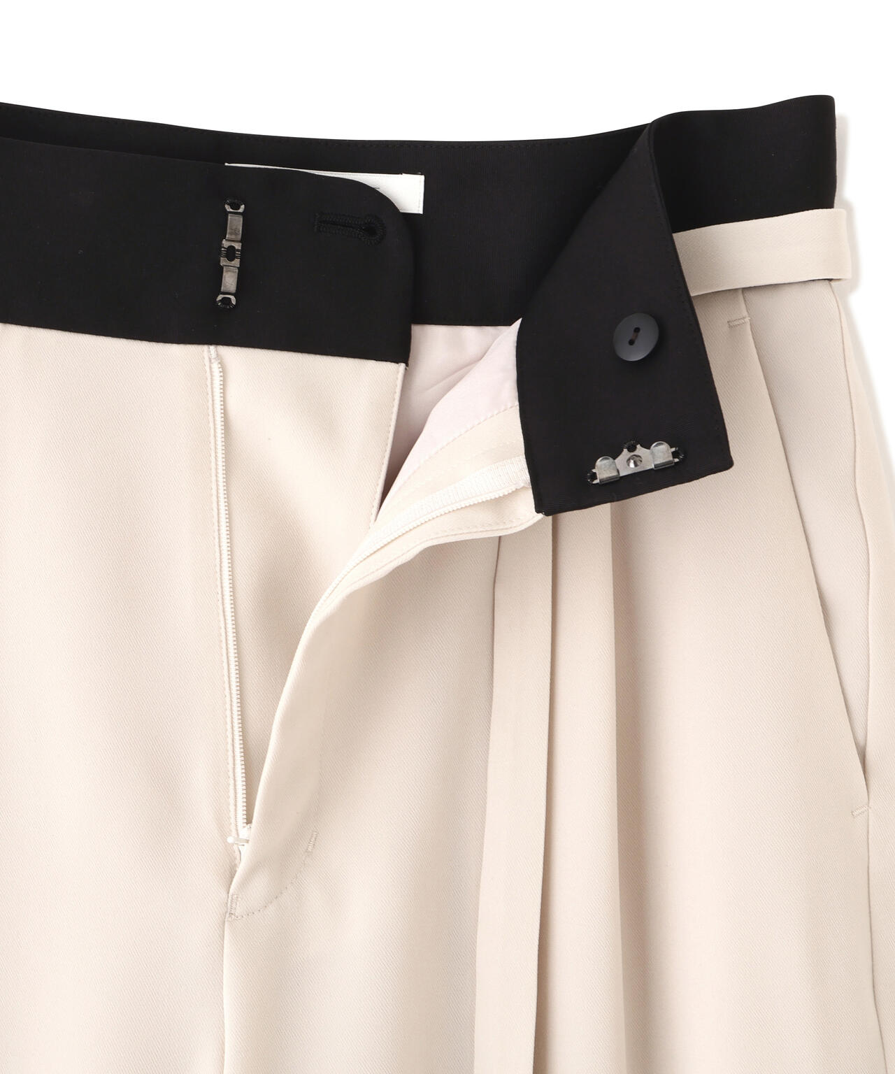 ダブルサテンタックワイドパンツ