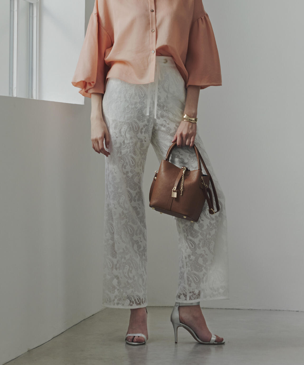 167cm B:82 W: 62H:88 着用サイズ:38