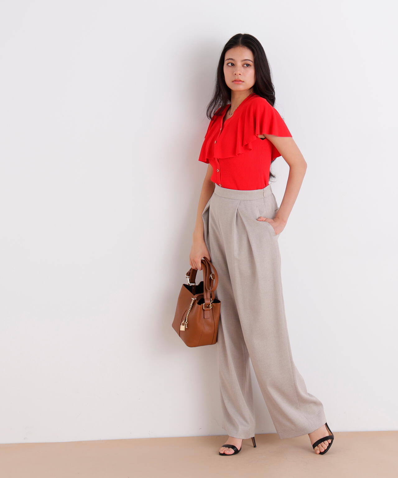 167cm B:82 W: 62H:88 着用サイズ:38