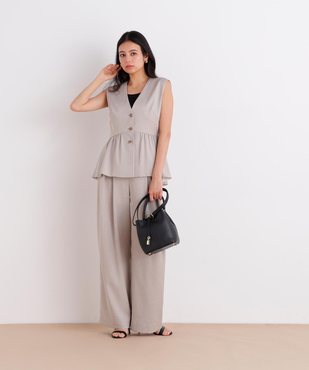 167cm B:82 W: 62H:88 着用サイズ:38