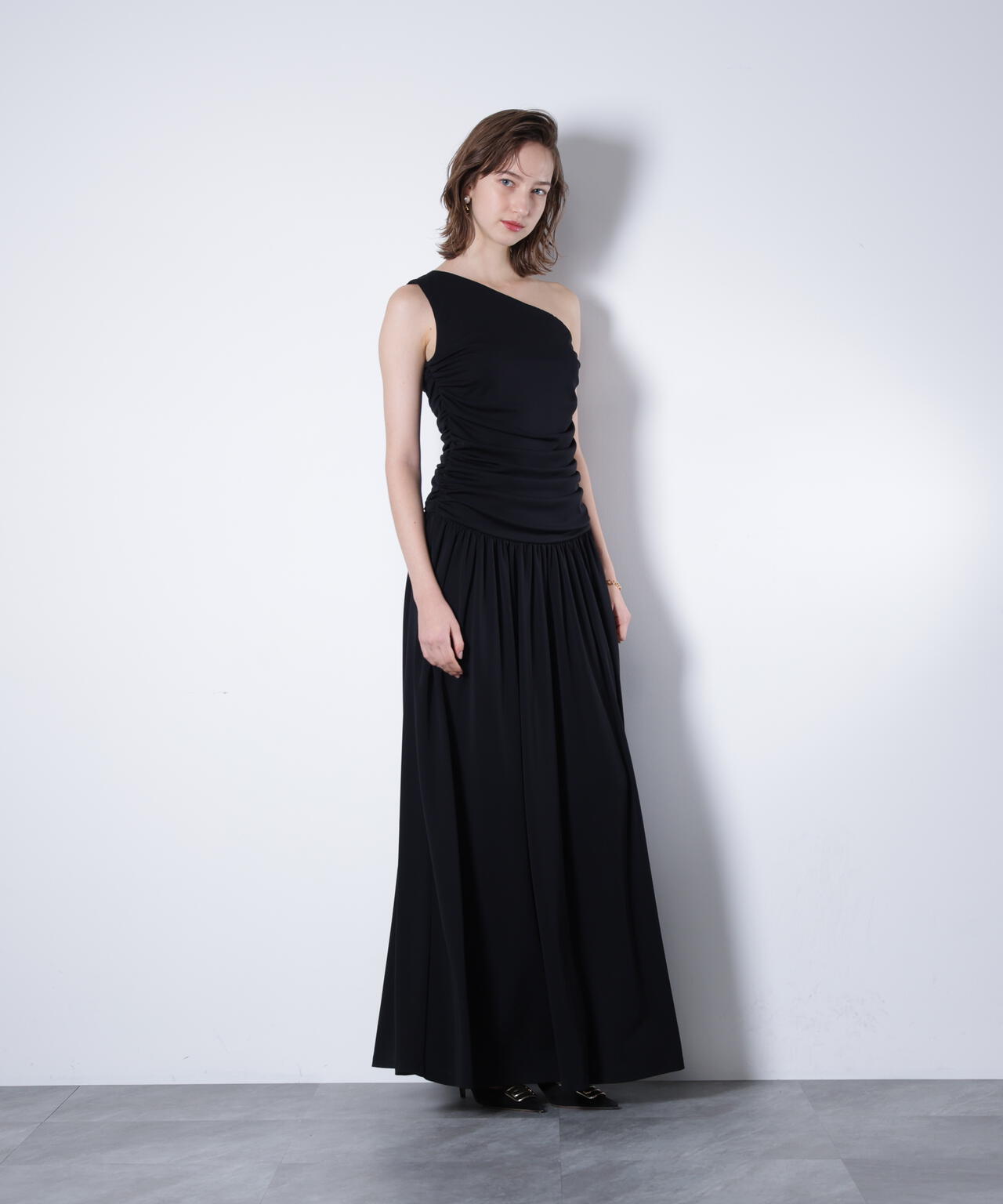 ワンショルダーシャーリングドレス_