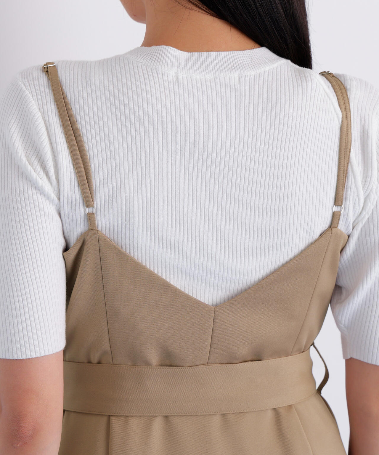 ストラップジャンパースカート