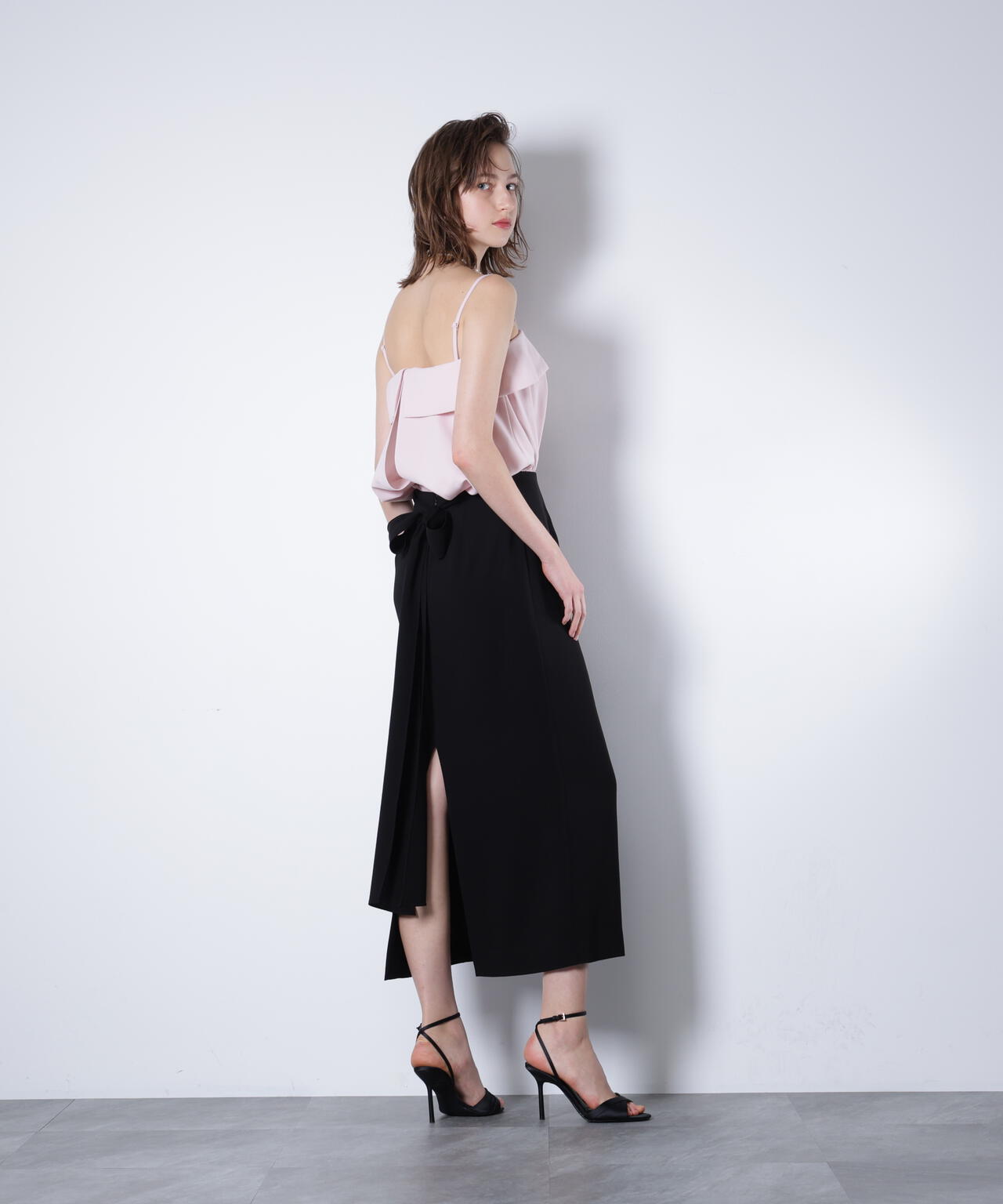 H 177cm B 76cm W 61cm H 89cm 着用サイズ:38