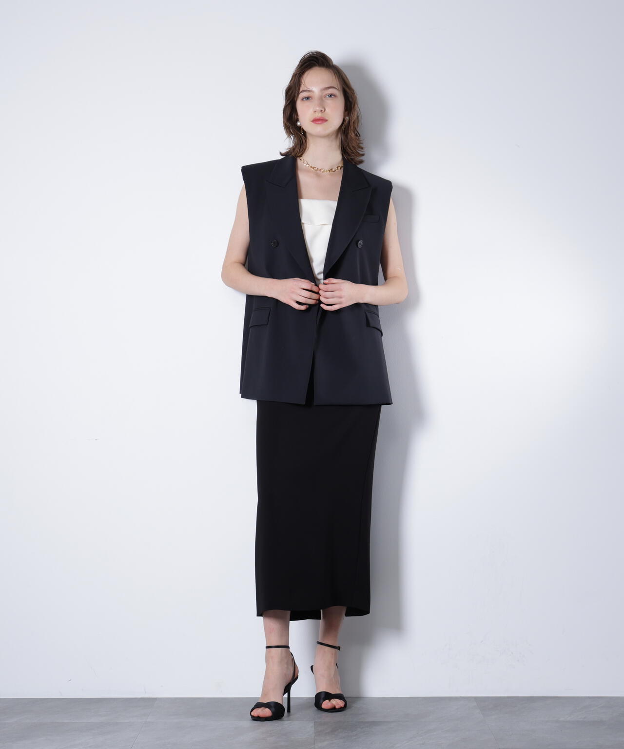 H 177cm B 76cm W 61cm H 89cm 着用サイズ:38