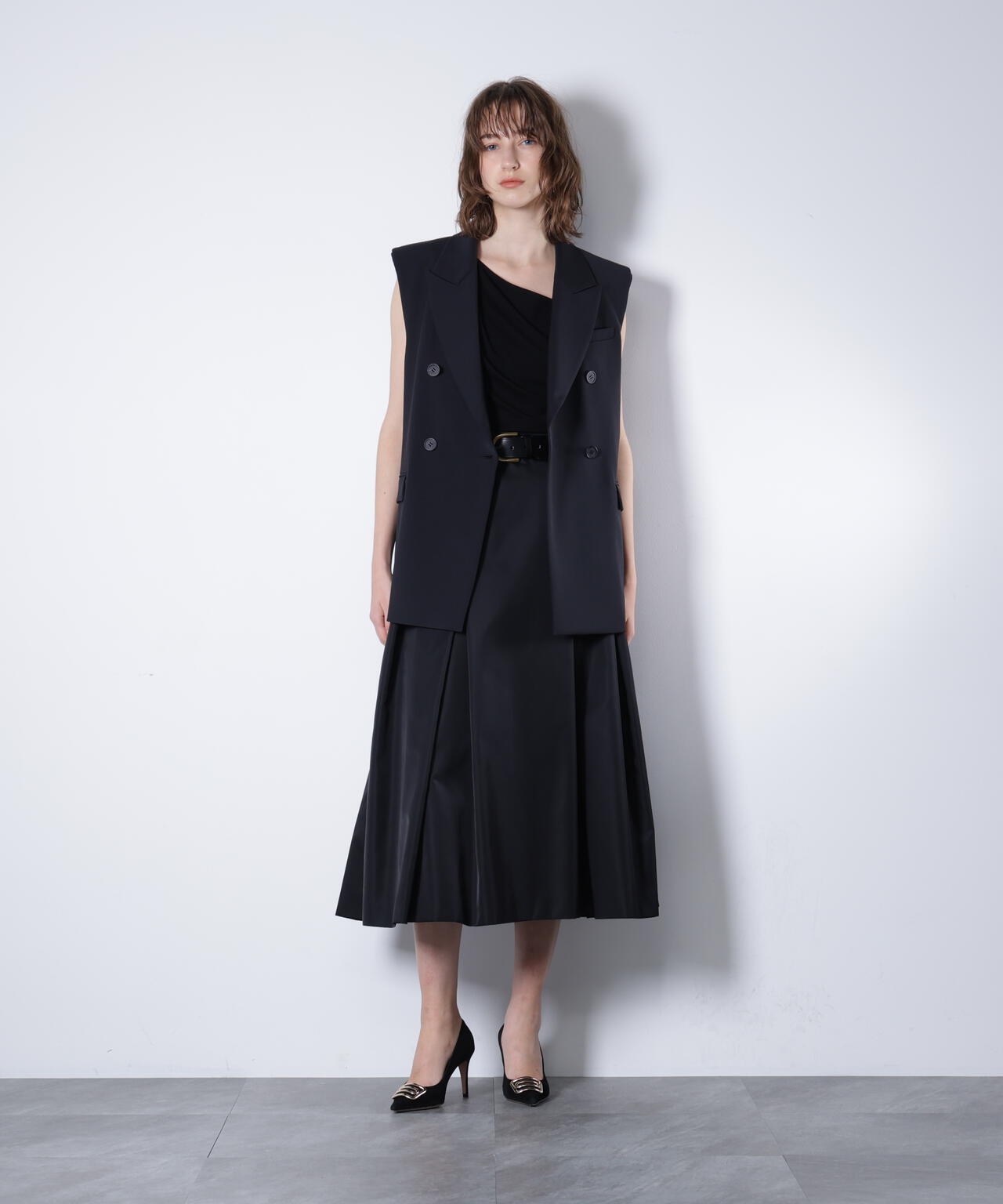 H 177cm B 76cm W 61cm H 89cm 着用サイズ:38