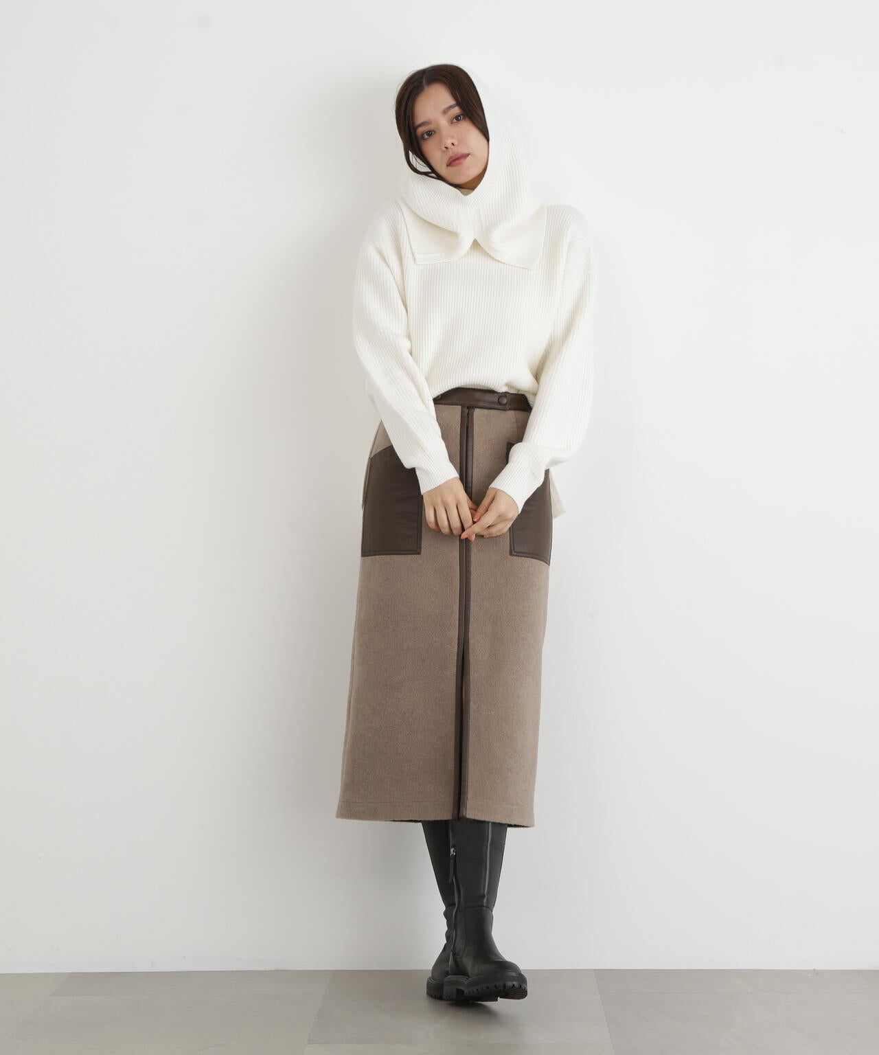 フードスヌード付きニットプルオーバー