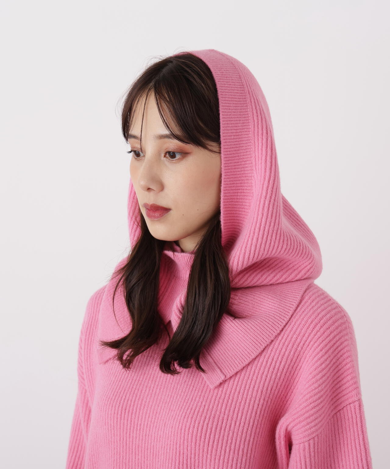 フードスヌード付きニットプルオーバー