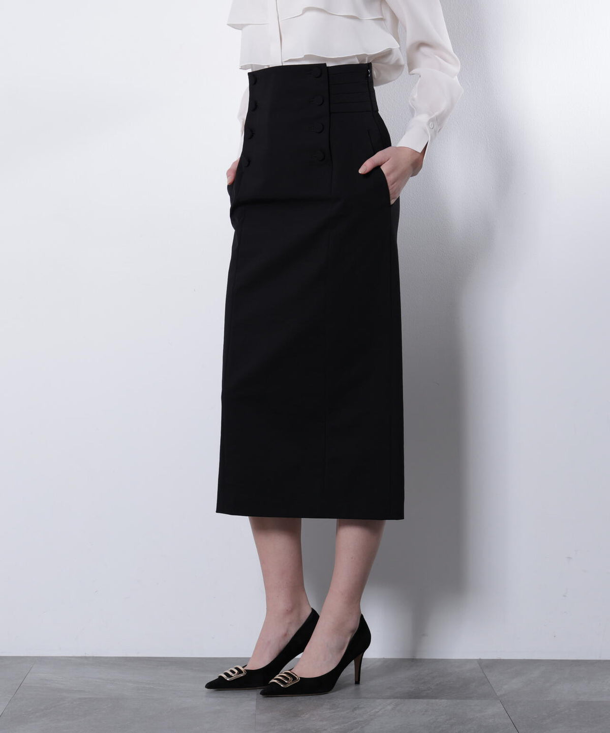 174cm B79 W 58 H87 着用サイズ:38