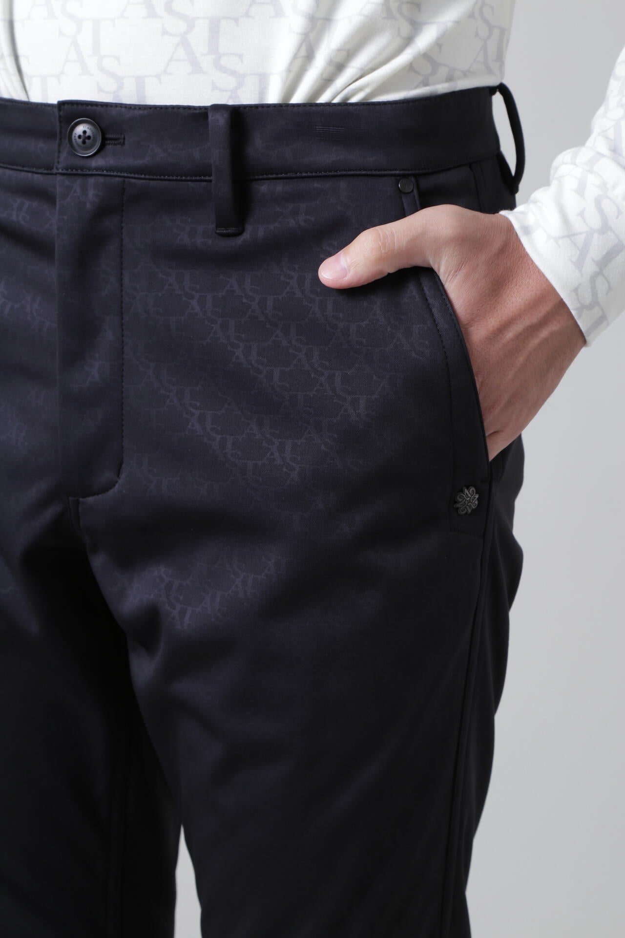 ロゴエンボスボンディング ストレッチパンツ (MENS)