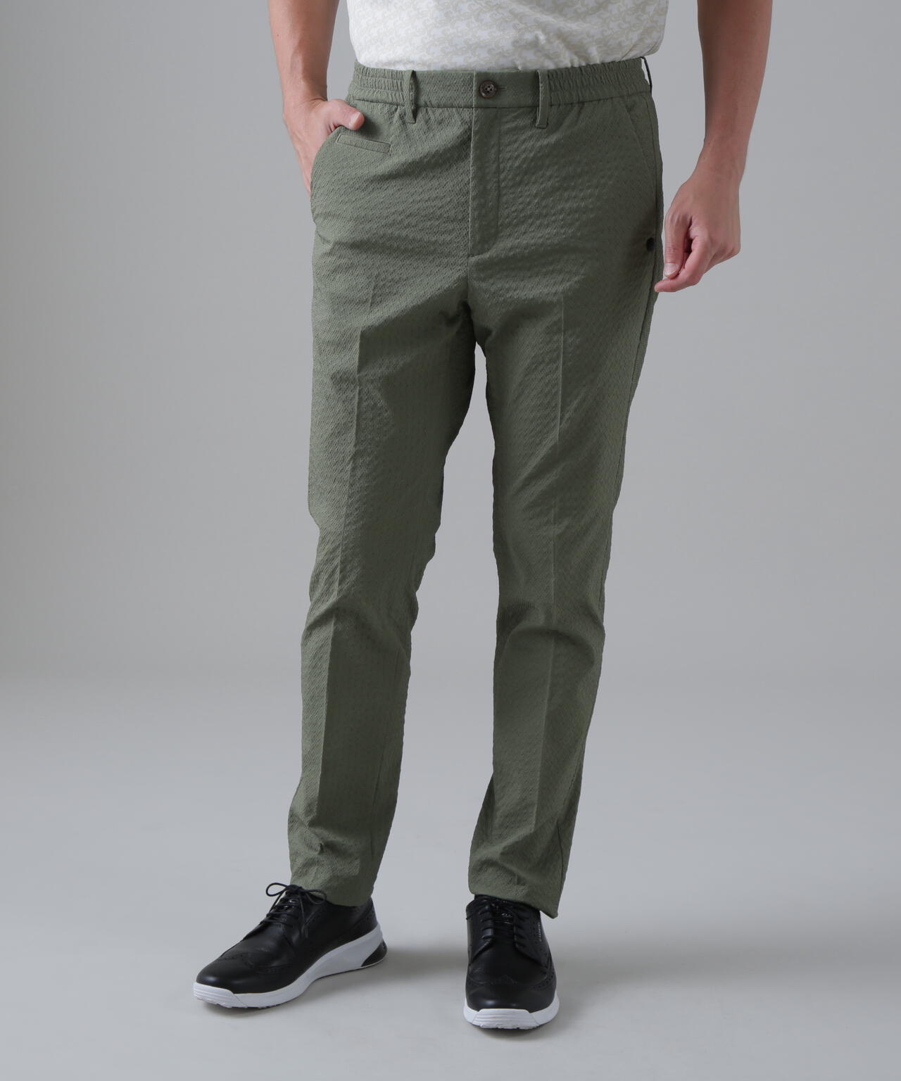 ドットストライプジャカード レギュラーテーパードパンツ (MENS)