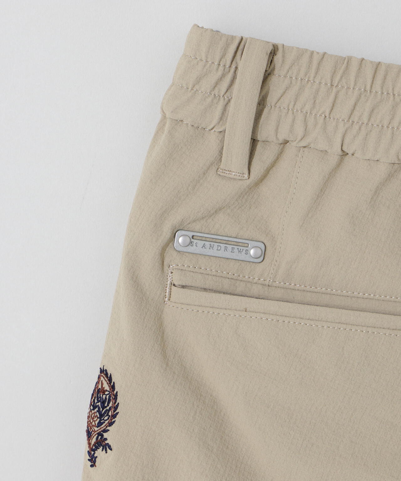 接触冷感 リーフ柄刺繍ナイロンストレッチショートパンツ (MENS)