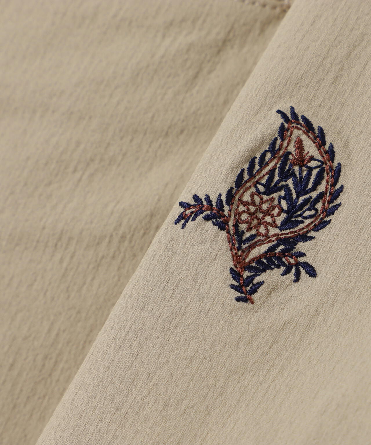 接触冷感 リーフ柄刺繍ナイロンストレッチショートパンツ (MENS)