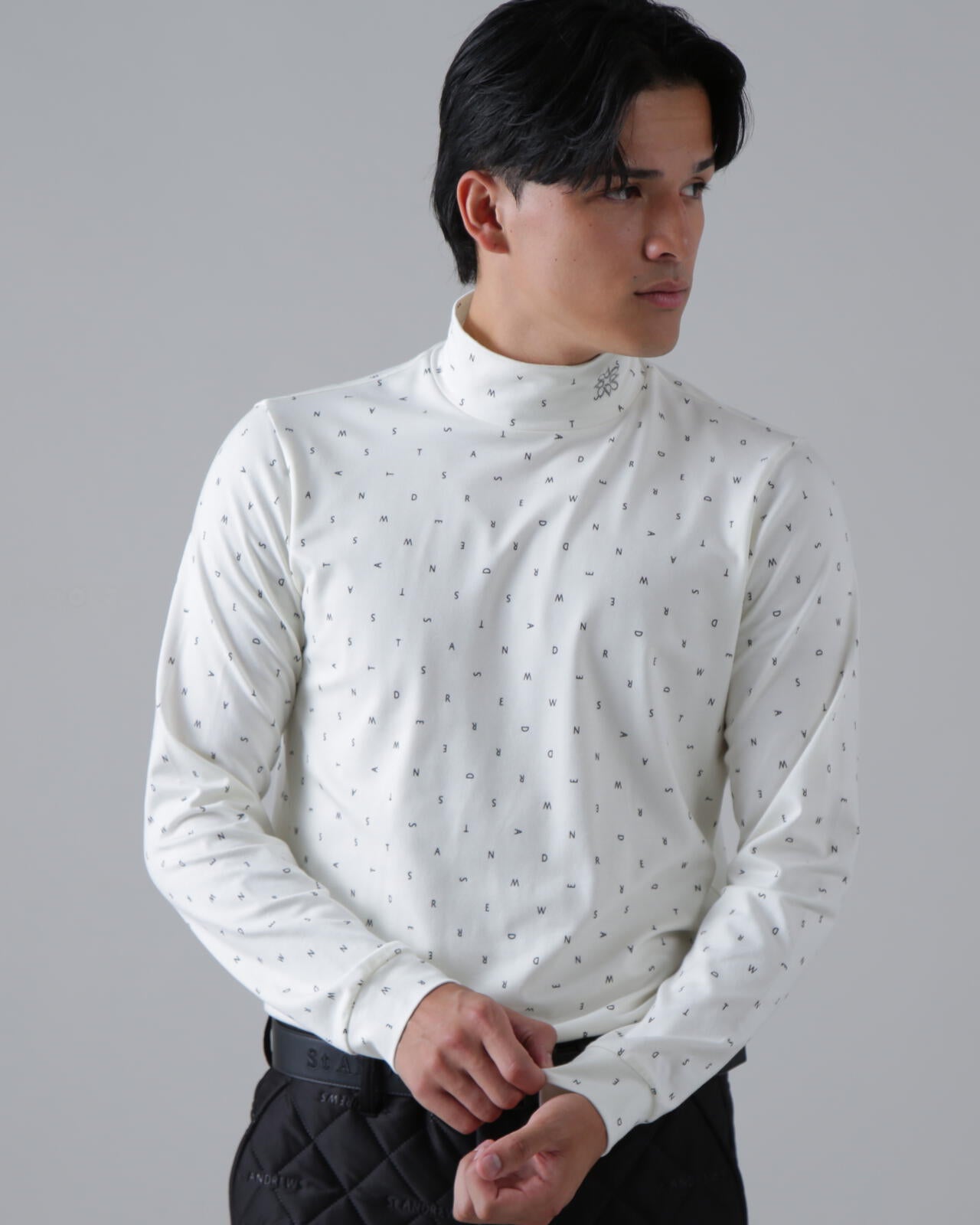 ソリストヒートミニロゴプリント長袖ハイネックカットソー (MENS)