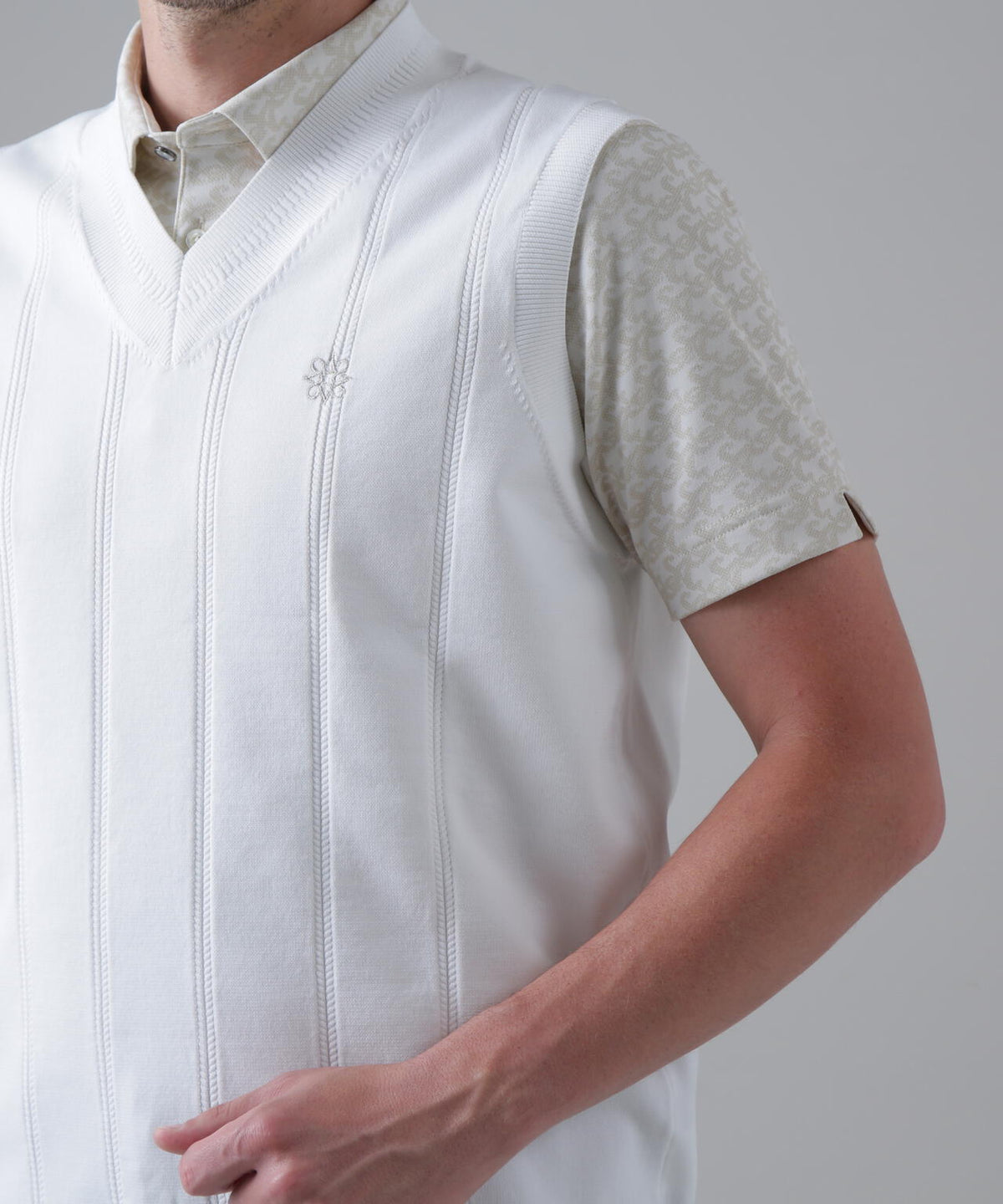 14G天竺×ケーブル Vネックニットベスト (MENS)