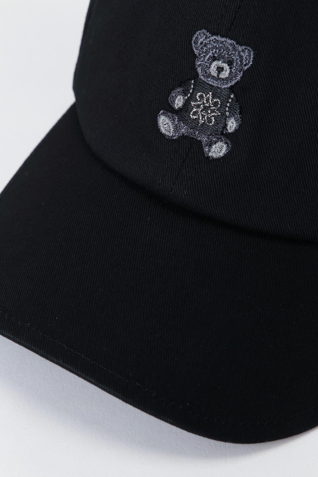 テディベア刺繍キャップ (UNISEX)
