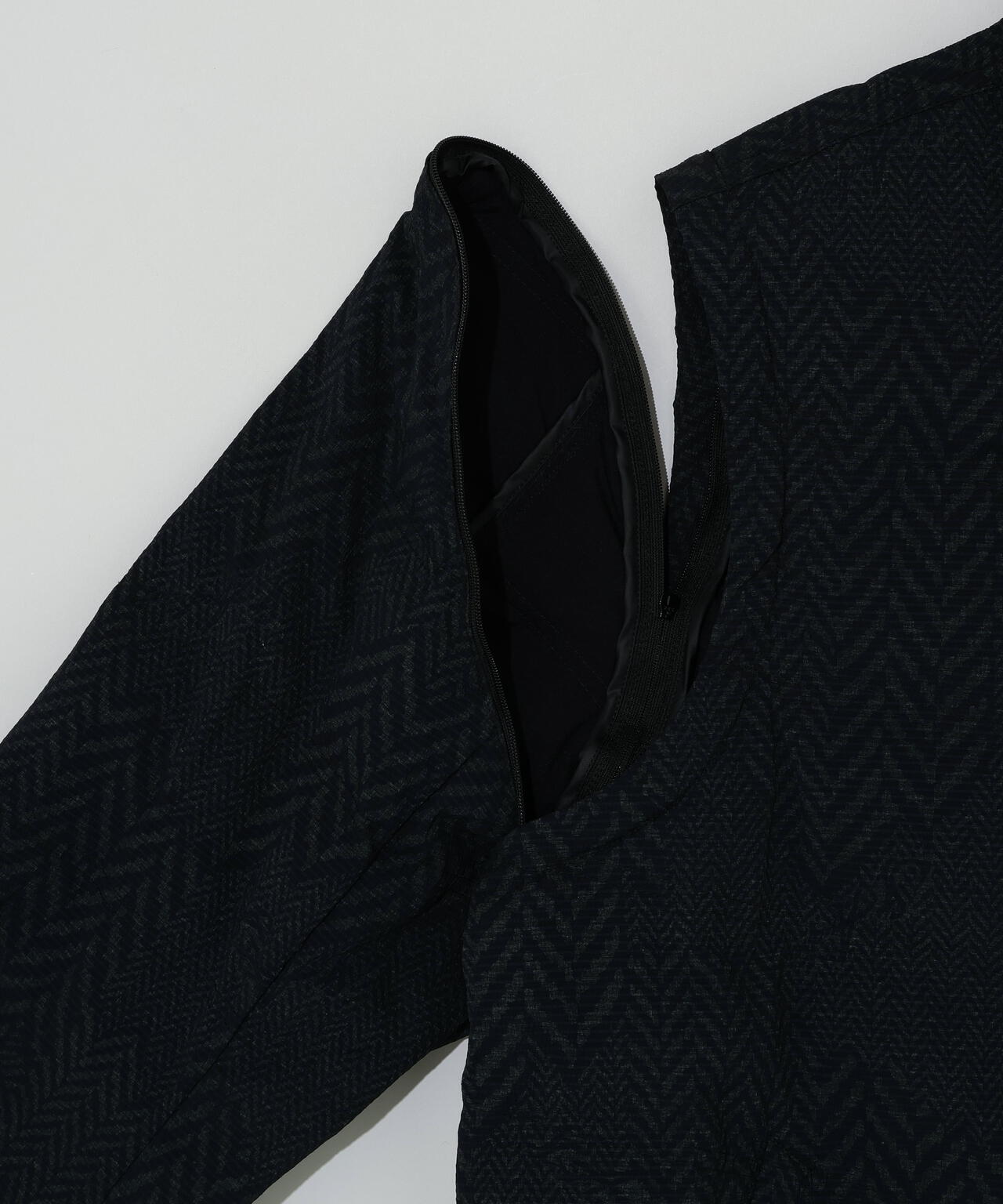 ヘリンボーンプリント中綿キルトブルゾン (MENS)