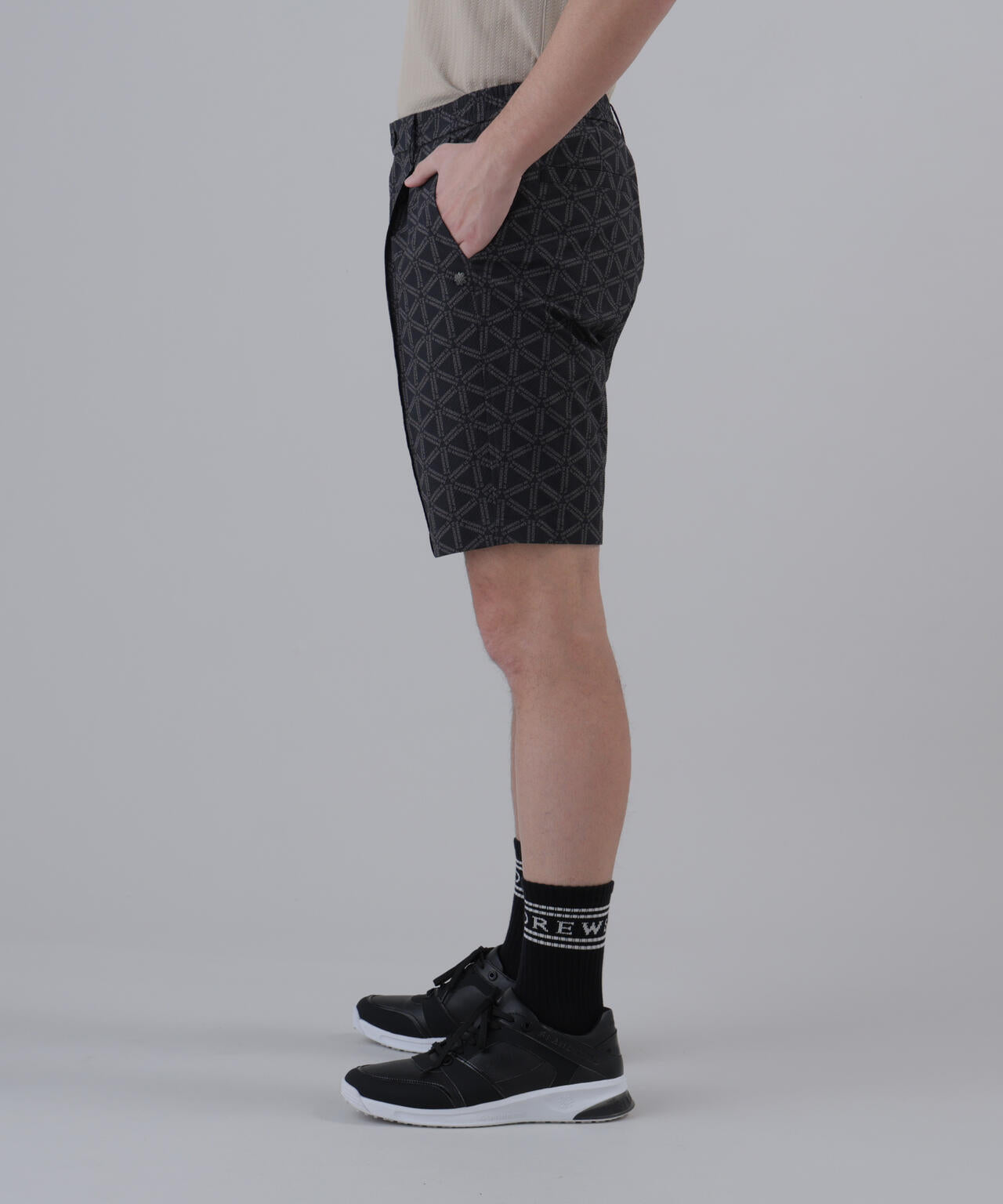 【吸水速乾】【ストレッチ】トライアングルロゴプリントショートパンツ (MENS)