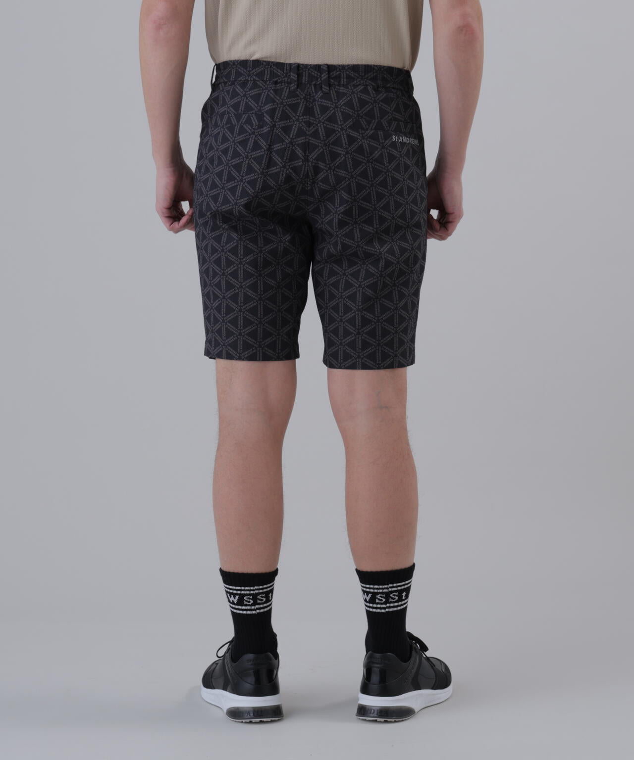 【吸水速乾】【ストレッチ】トライアングルロゴプリントショートパンツ (MENS)