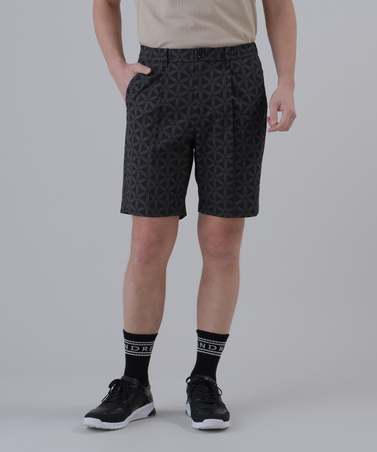 【吸水速乾】【ストレッチ】トライアングルロゴプリントショートパンツ (MENS)