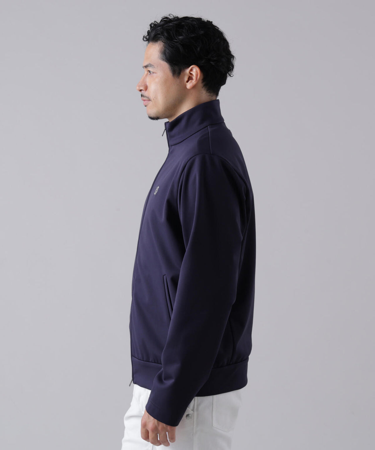 185cm C: 97 W:79 H:95 着用サイズ:L