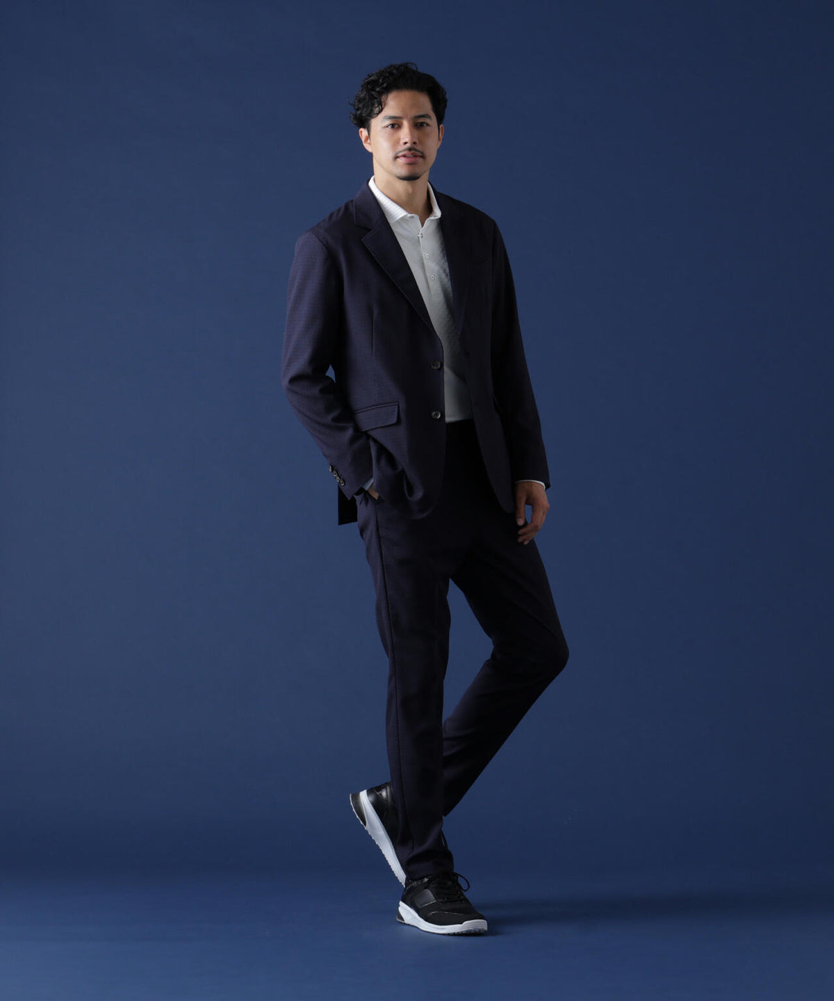 185cm C: 97 W:79 H:95 着用サイズ:L