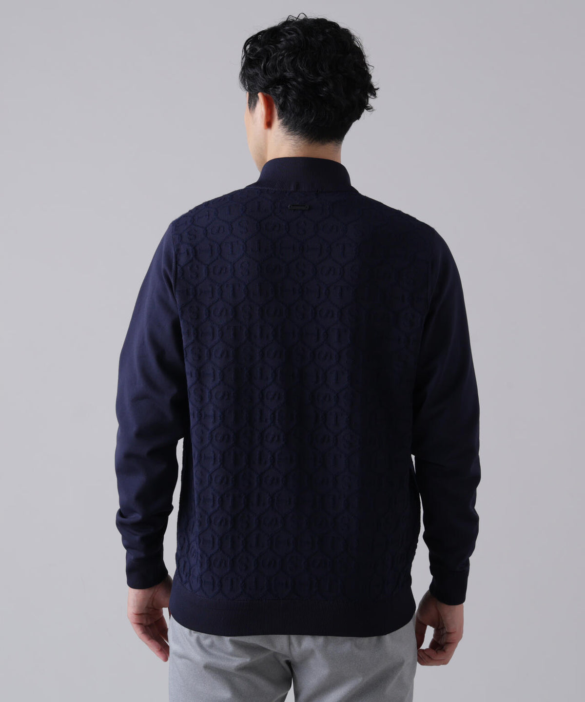 185cm C: 97 W:79 H:95 着用サイズ:L