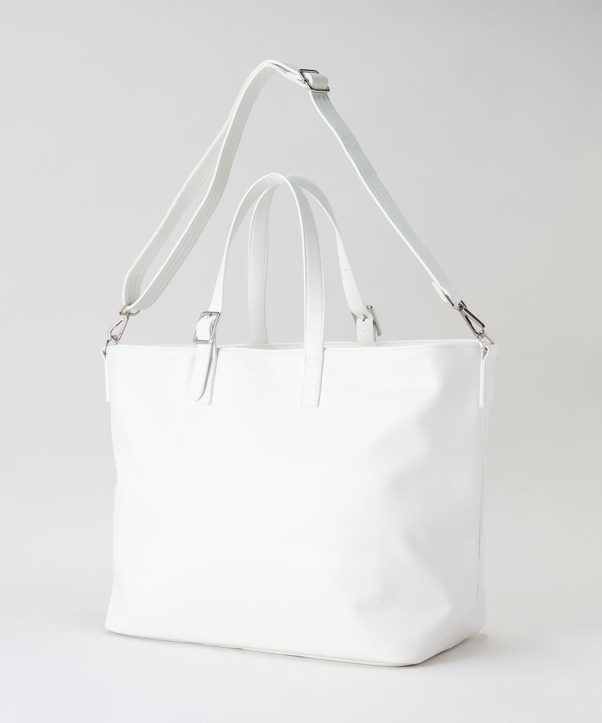 ロゴエンボストートバッグ (UNISEX)