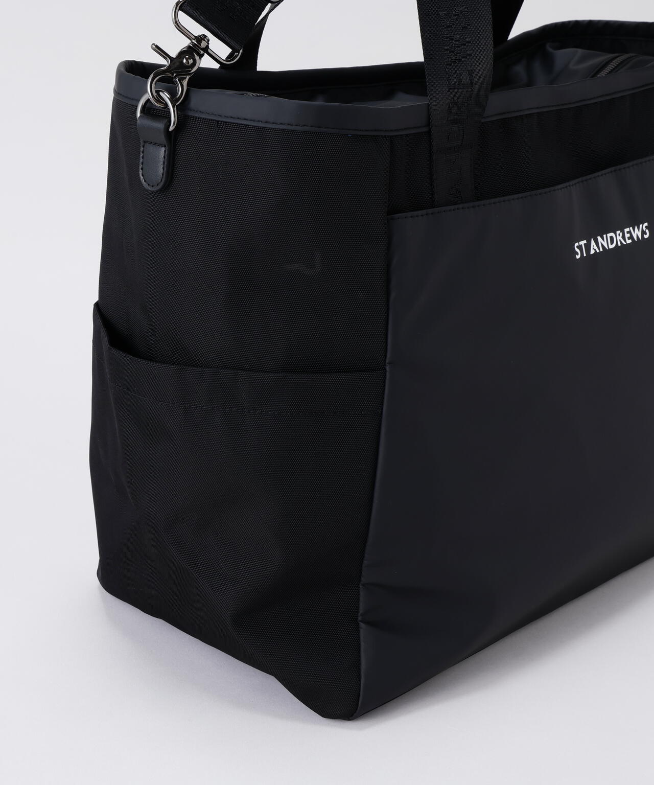ロゴトートバッグ (UNISEX)