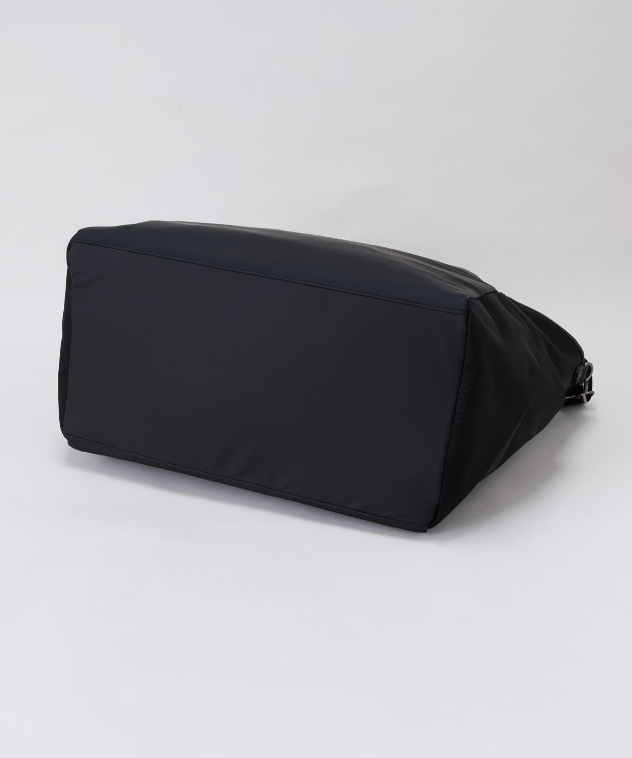 ロゴトートバッグ (UNISEX)