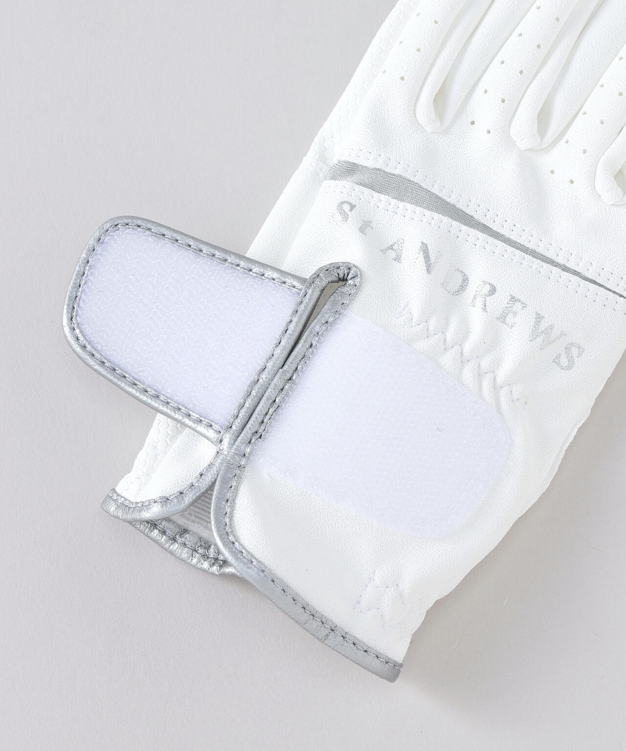 両手ネイルスルーグローブ