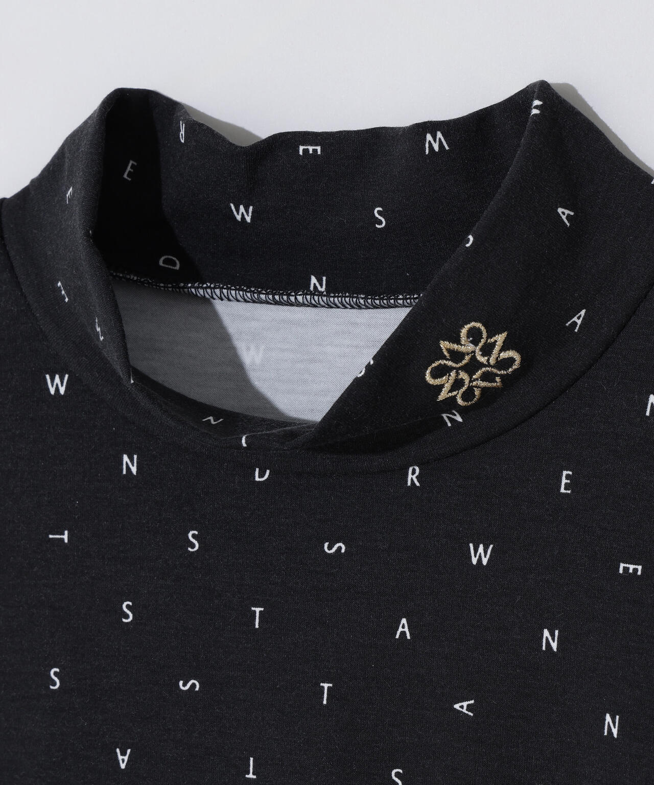 ソリストヒートミニロゴプリント長袖ハイネックカットソー (WOMENS)