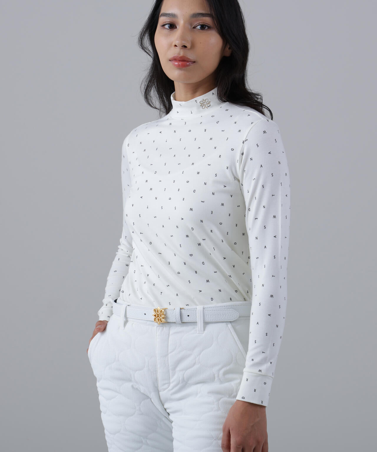 ソリストヒートミニロゴプリント長袖ハイネックカットソー (WOMENS)