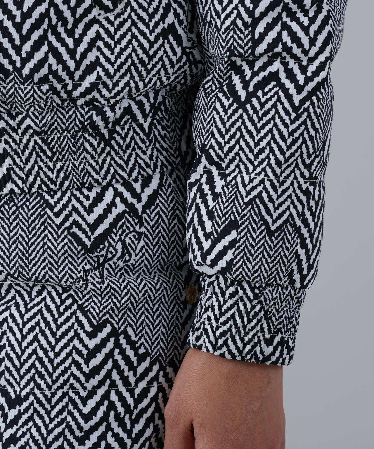 ヘリンボーンプリント中綿キルトブルゾン (WOMENS)