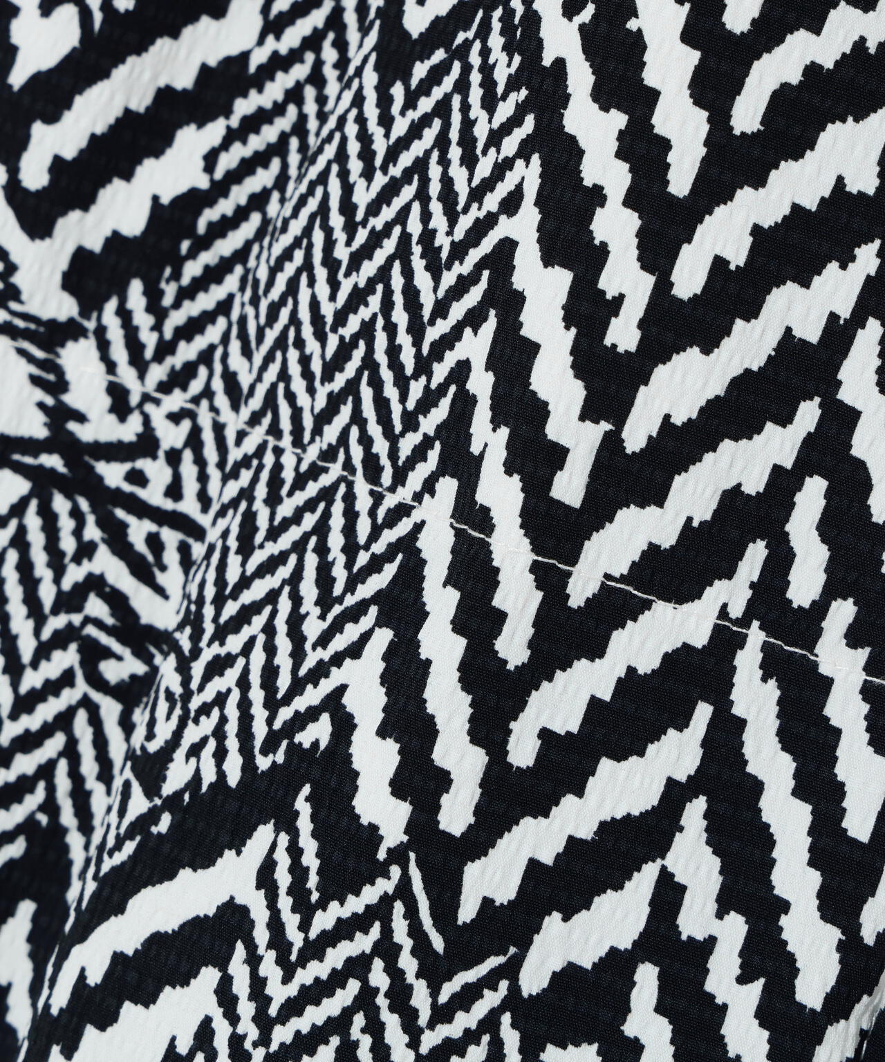 ヘリンボーンプリント中綿キルトブルゾン (WOMENS)