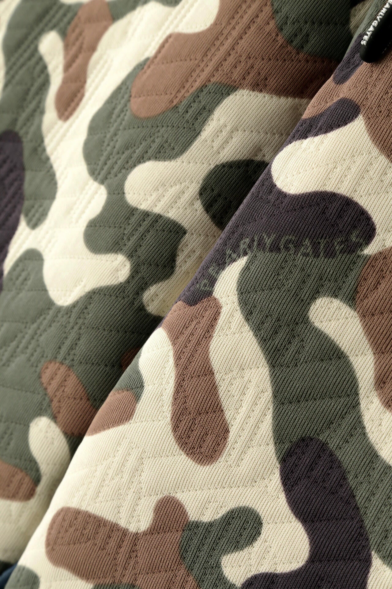 マルチカモ柄 マトラッセジャガード パンツ <マルチカモ>