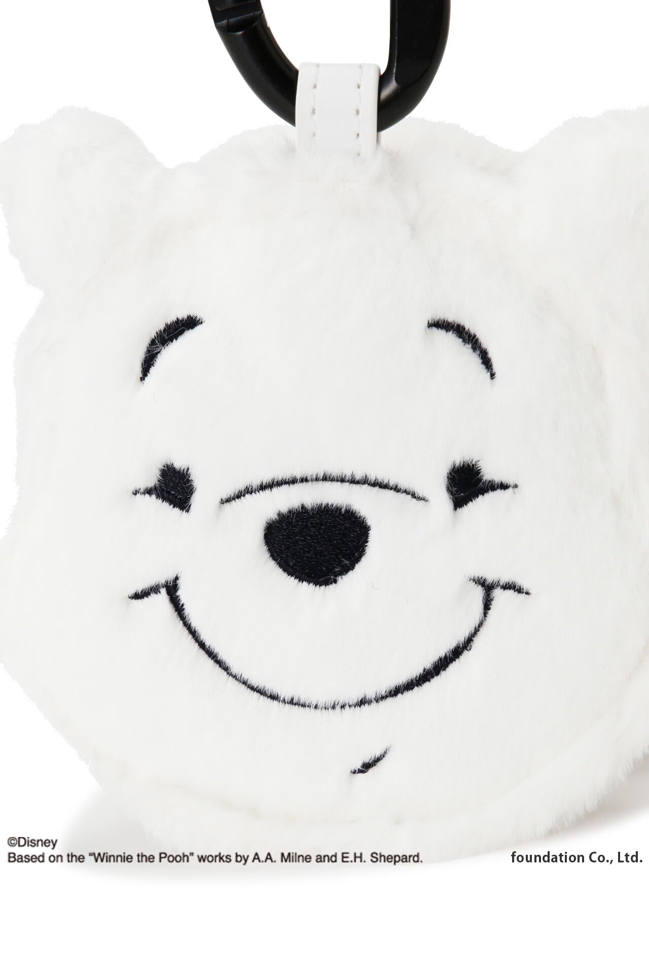 プーさんフェイクファーボールポーチ <Winnie the Pooh COLLECTION> (UNISEX)