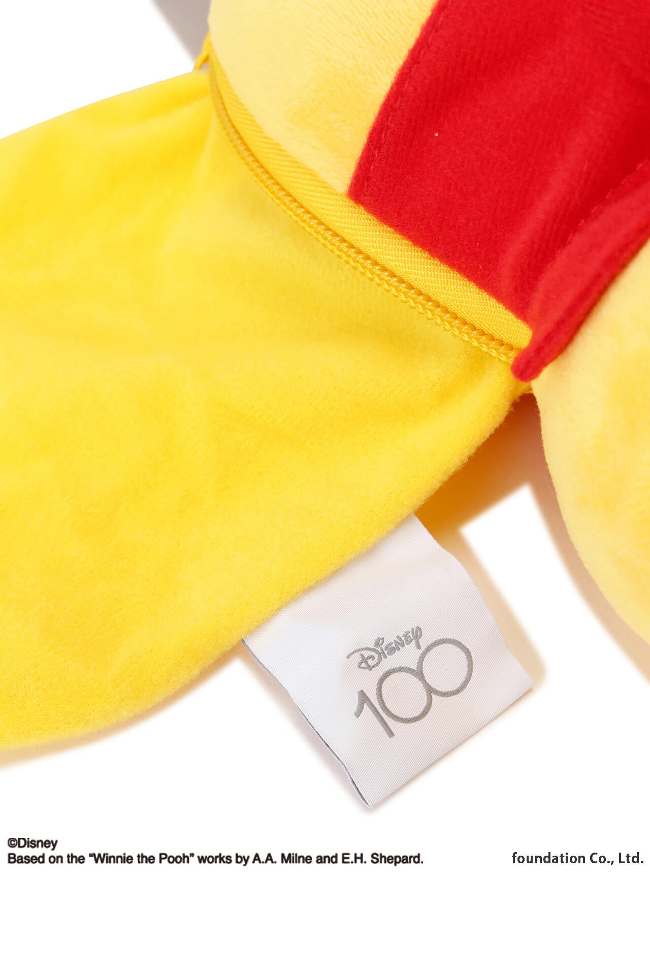 プーさんぬいぐるみボールポーチ <Winnie the Pooh COLLECTION> (UNISEX)