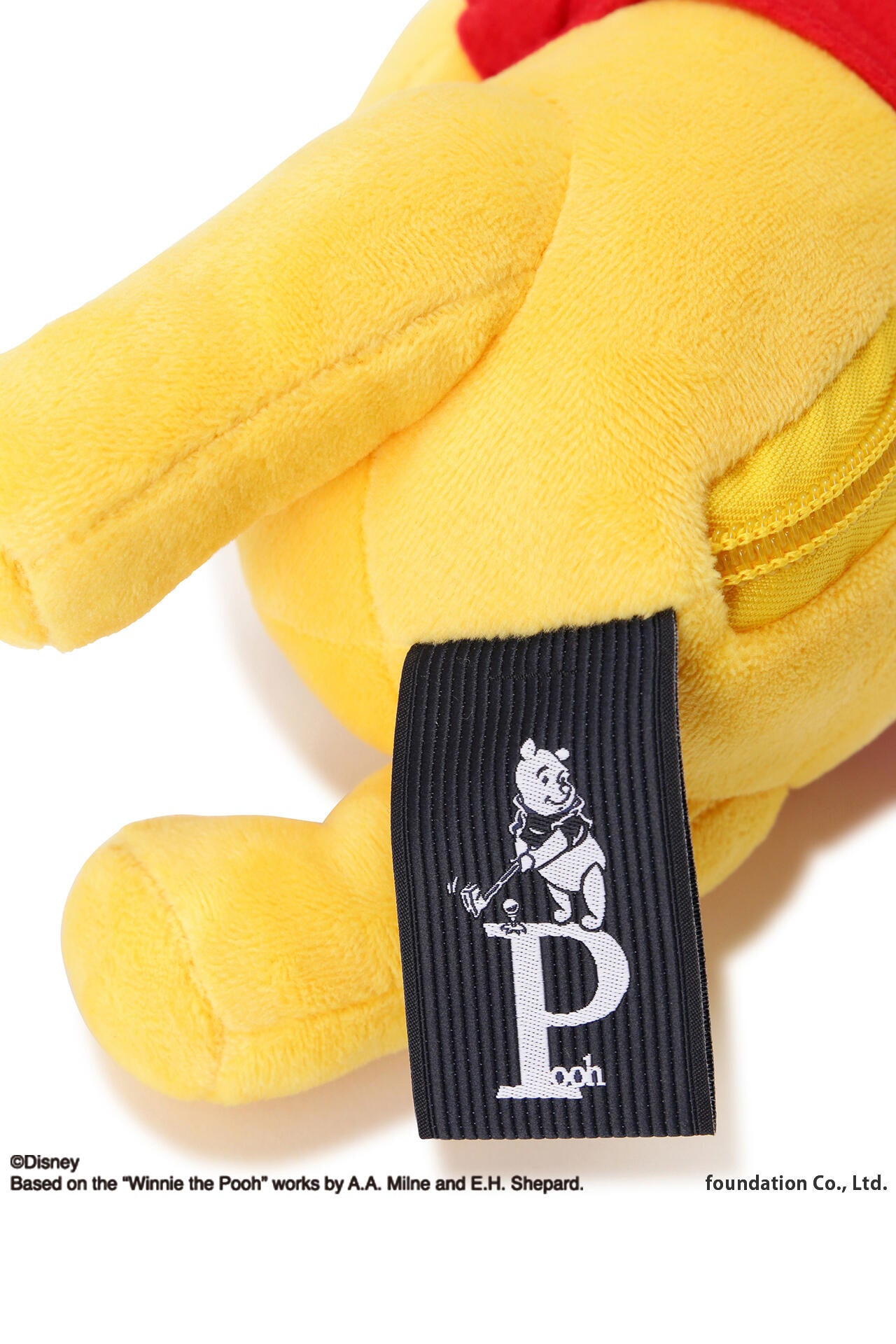 プーさんぬいぐるみボールポーチ <Winnie the Pooh COLLECTION> (UNISEX)