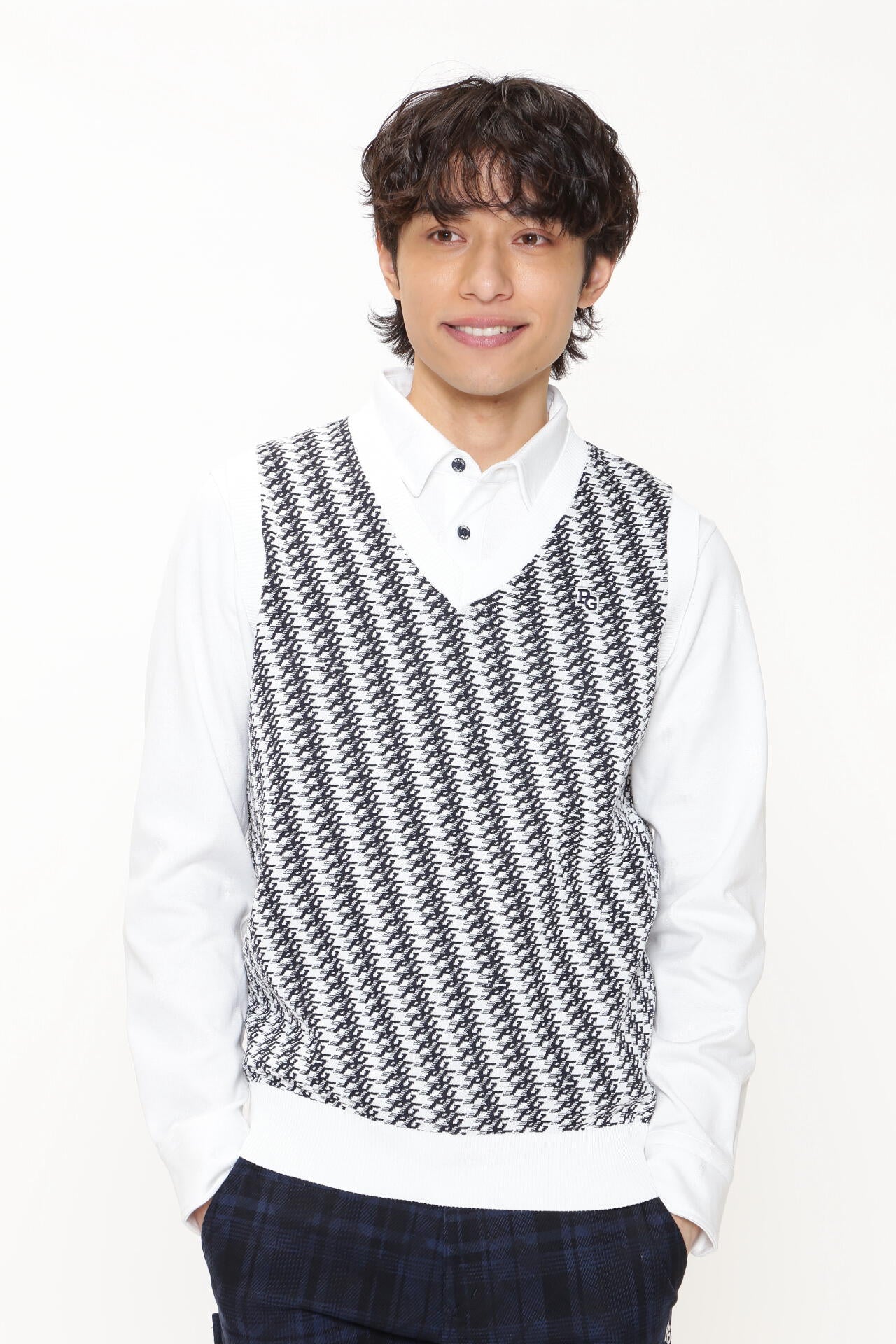 Vネックニットベストプルオーバー <小紋柄シリーズ>