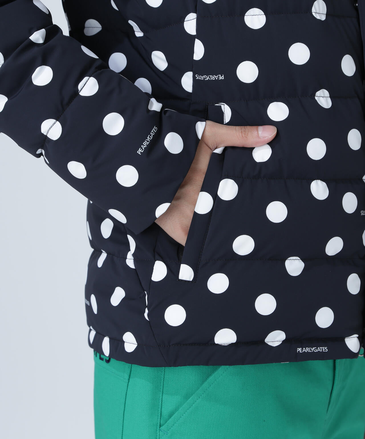 Nyストレッチタフタフーディダウンジャケット <ランダムドット柄>