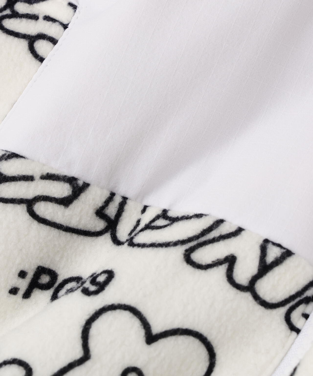 合繊×フリース片面起毛中綿フルジップアップベスト <ストリート花柄>