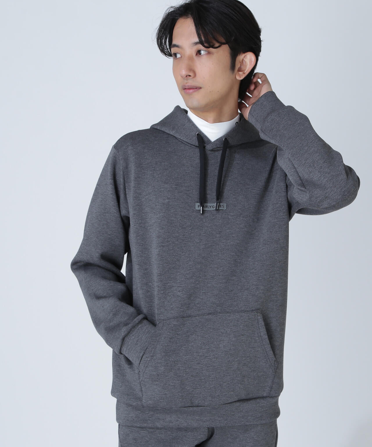 ダンボールフーディプルオーバー