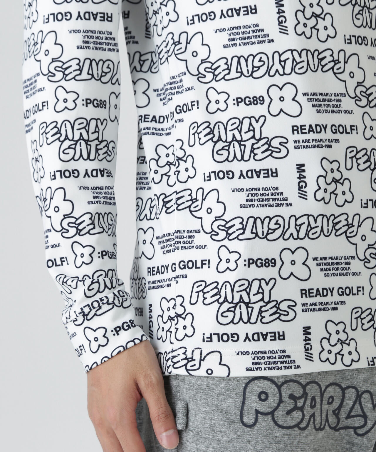 裏起毛ベア天竺長袖ハイネックカットソー <ロゴ×花柄プリント>