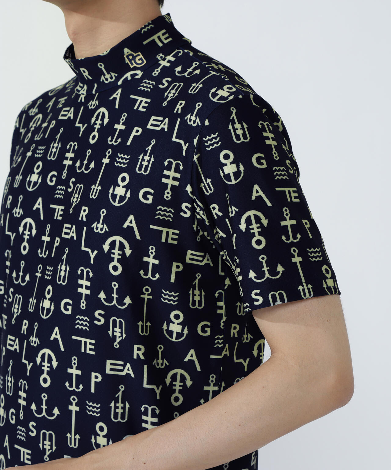 アンカーロゴ柄プリント半袖モックネックカットソー