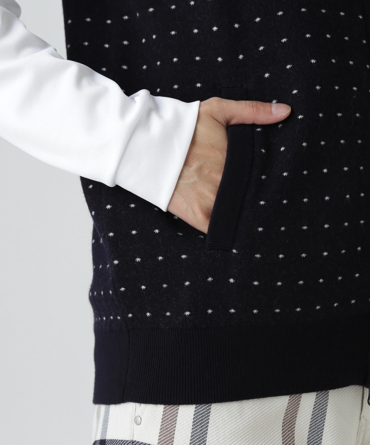 14Gダブルジャガードカシミヤ混フルジップニットベスト <ミニドット柄>