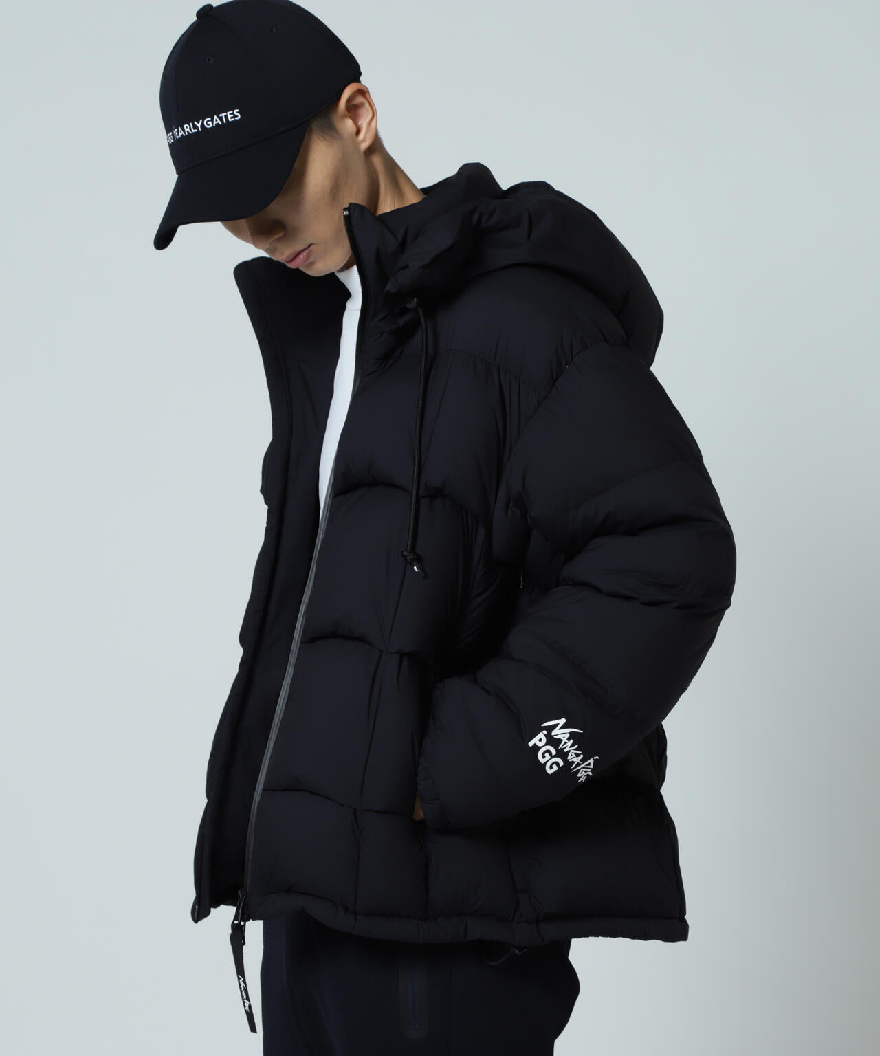 【PGG】【直営店舗&公式オンライン限定】NANGA×PGG Nyメカニカルストレッチダウンフーディブルゾン (MENS)