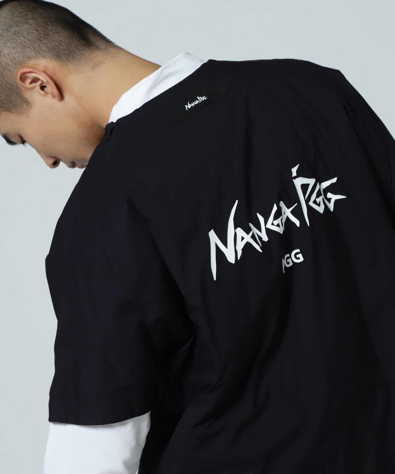 【PGG】【直営店舗&公式オンライン限定】NANGA×PGG Nyメカニカルストレッチダウン半袖スニードTシャツ (MENS)