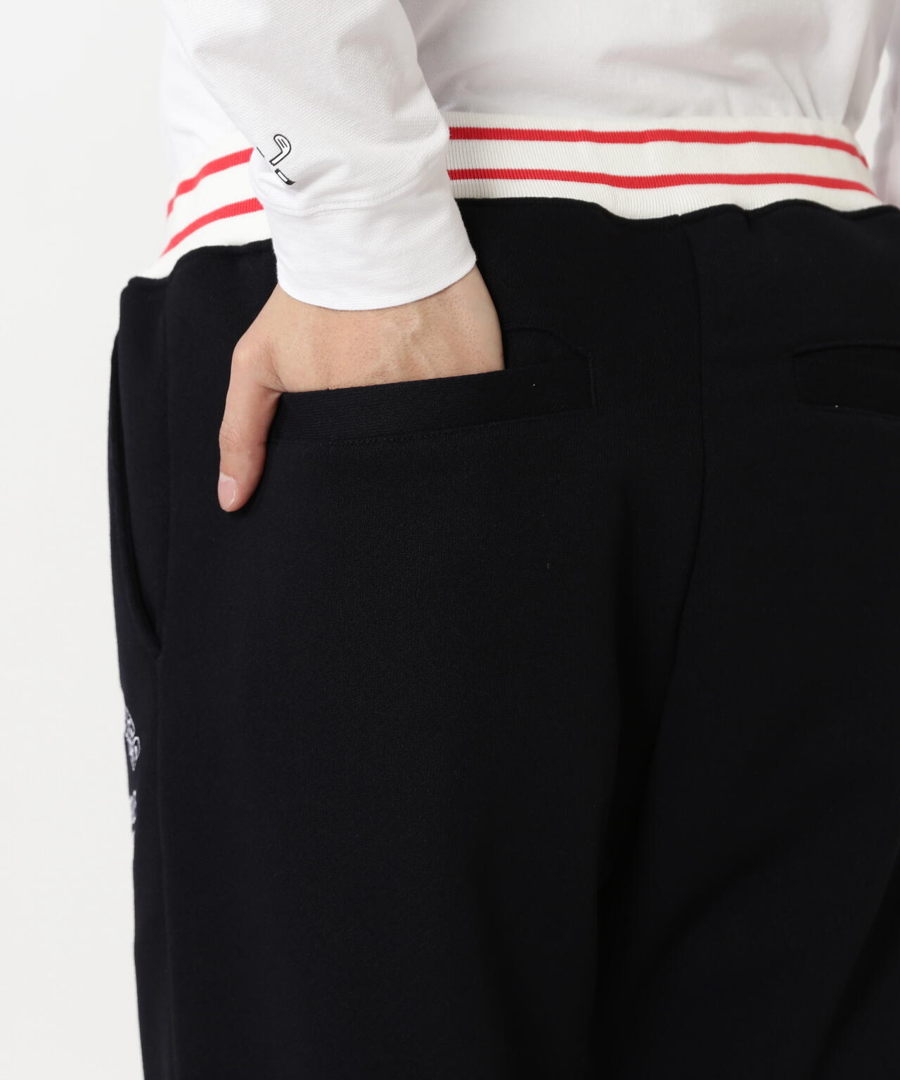 H:182cm/C:93/W:77/H:91 着用サイズ:5